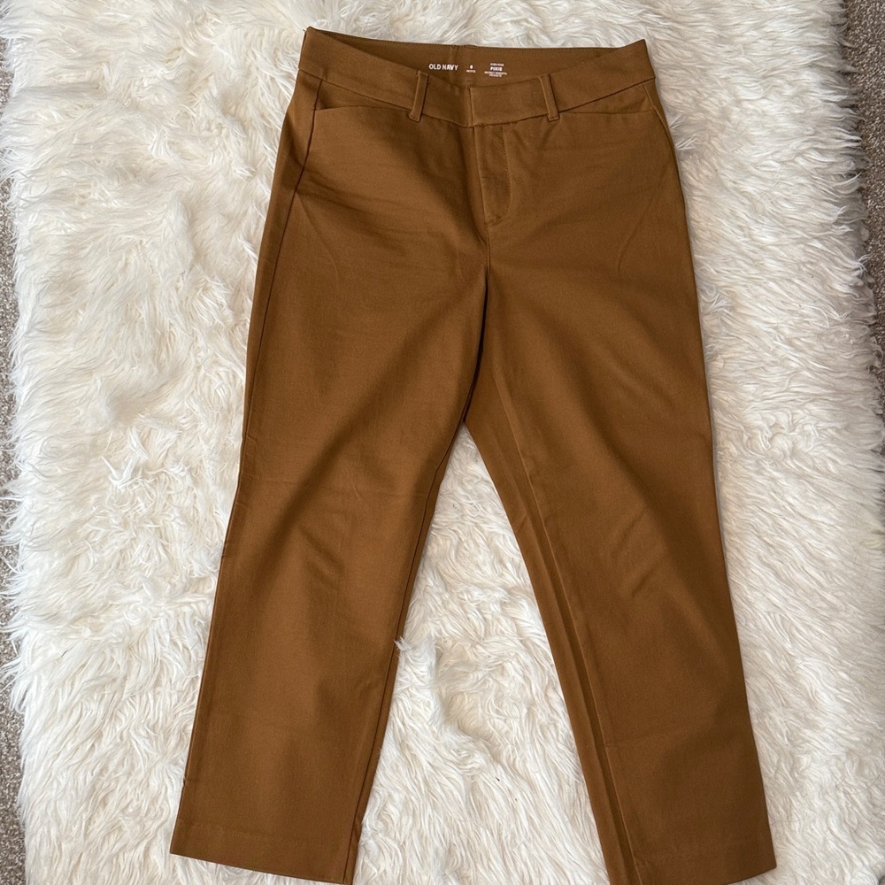 Old Navy High-Rise Pixie Pants in Tan